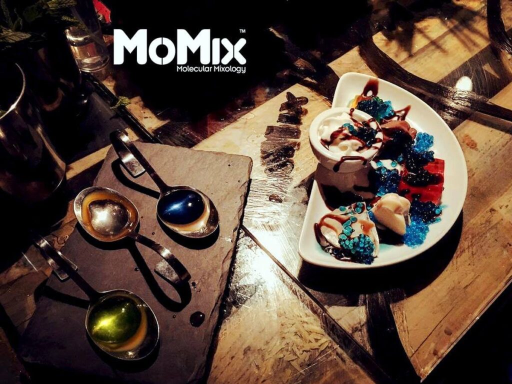 Momix: Ξενάγηση στη μοριακή αναμειξιολογία