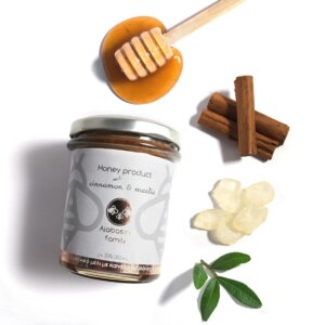Μέλι, μαστίχα και κανέλα από την οικογένεια Αλαμπασύνη
