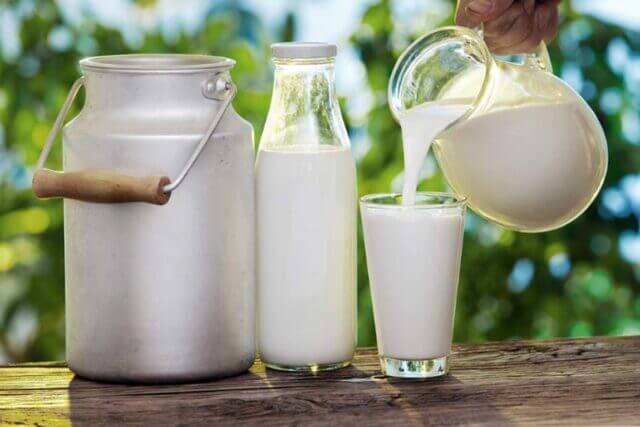 Morrisons: «Τεστ μυρωδιάς» αντί για ημερομηνία λήξης στο γάλα