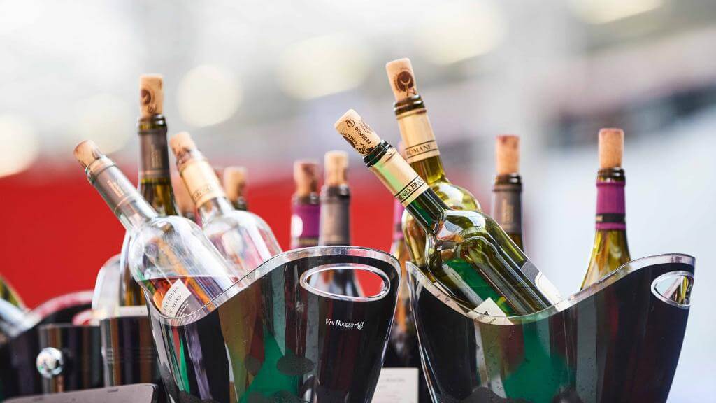 23 Greek wineries at the London Wine Fair