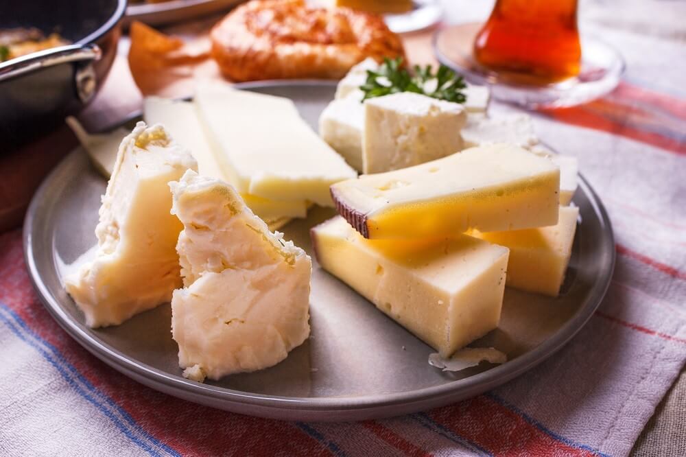 Thirteen Greek cheeses in the 50 best in the world